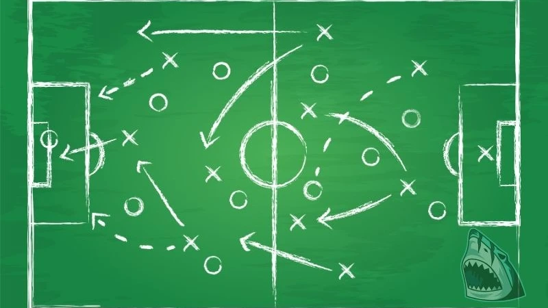 Kết hợp lối chơi lùi sâu với chiến lược tấn công