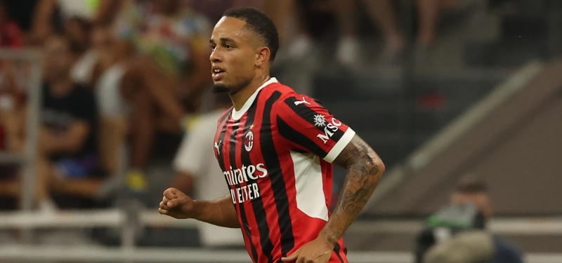 Leeds sắp chiêu mộ thành công Noah Okafor từ Milan