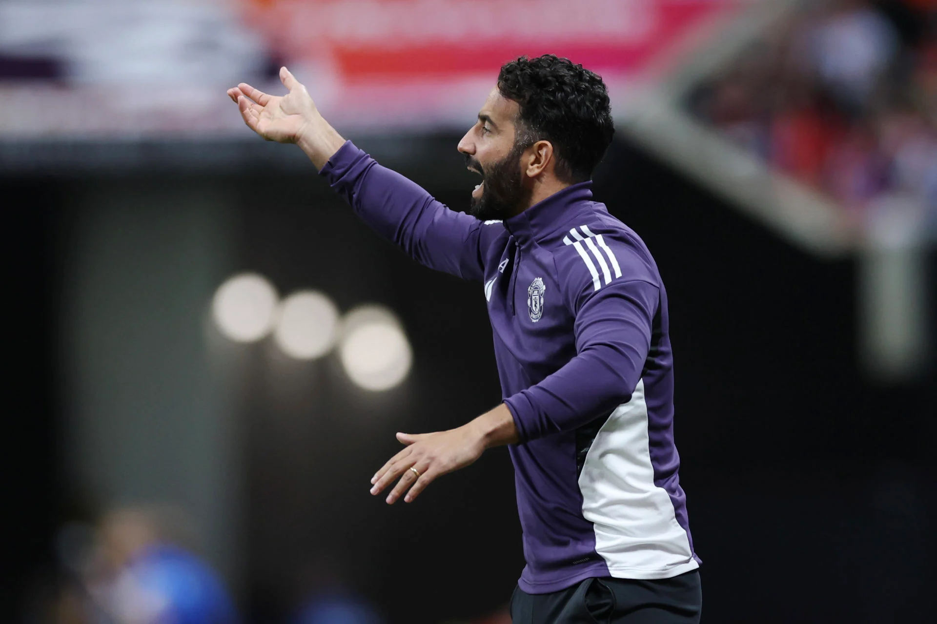 Ruben Amorim lên tiếng ủng hộ Fernandes về phát biểu chỉ trích đội