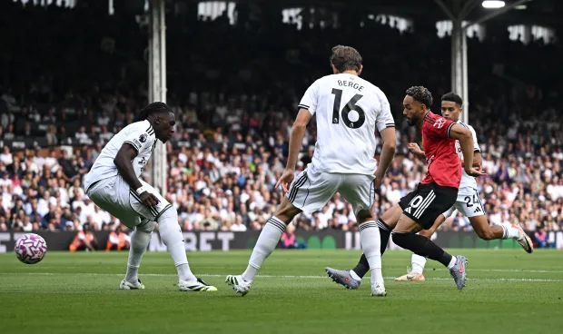 Thủ môn Bayindir và thống kê khiến CĐV MU ngỡ ngàng