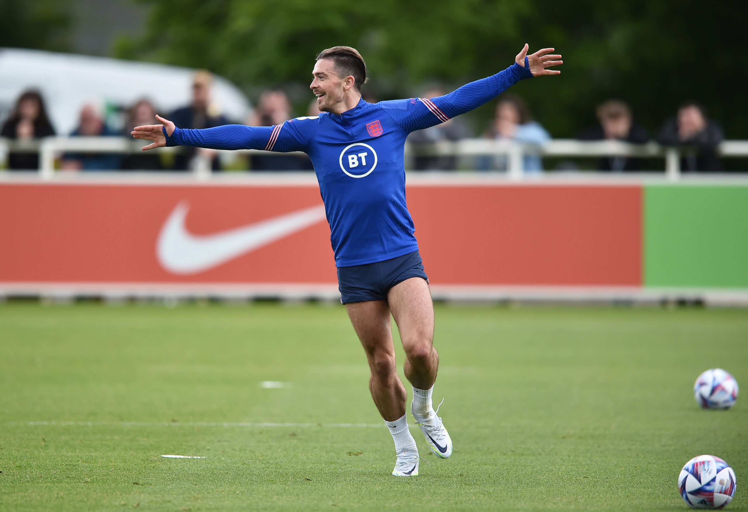 Tottenham quan tâm người thừa của Man City