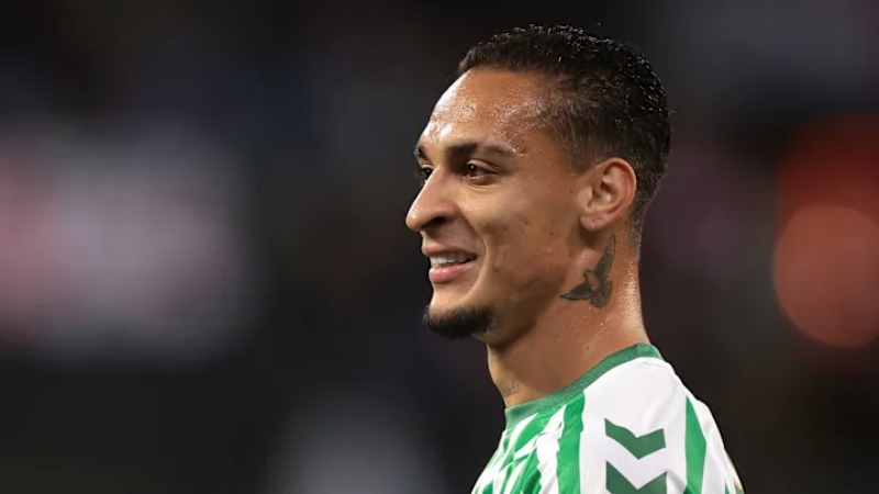 Antony chỉ trích MU về sự thô lỗ trong quá trình rời CLB