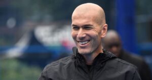 Zidane tái xuất mạng xã hội giữa tin đồn tới MU